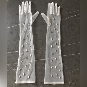White Tulle Wedding Gloves